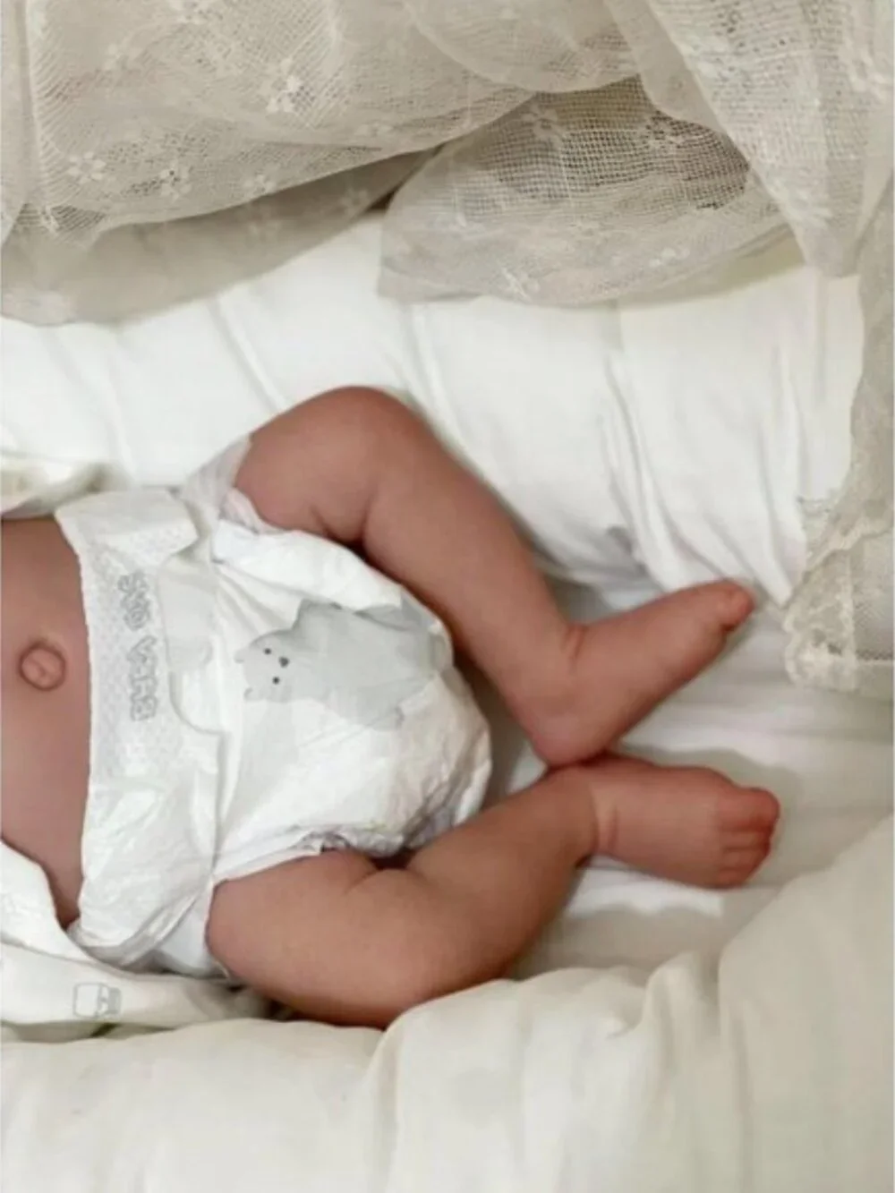 18 Inch Reborn Baby Girl Doll Closed Eye Waterproof Full Body Silicone Realistic